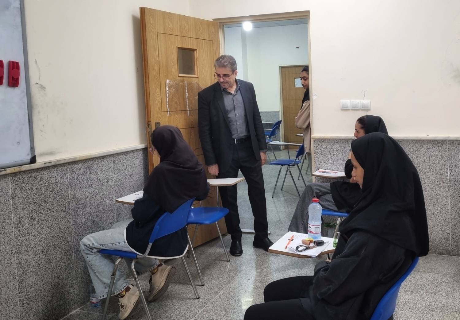 آزمون استخدامی شركت آب و فاضلاب هرمزگان با رقابت ۱۳۰۰ داوطلب برگزار شد