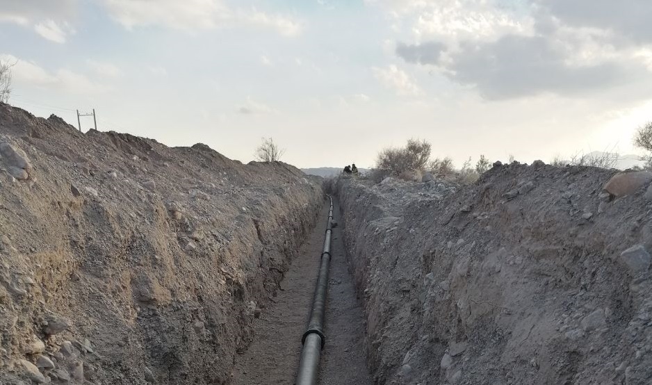 آب شرب روستای كنارو بندرعباس در كمتر از ۲۴ ساعت تامین شد